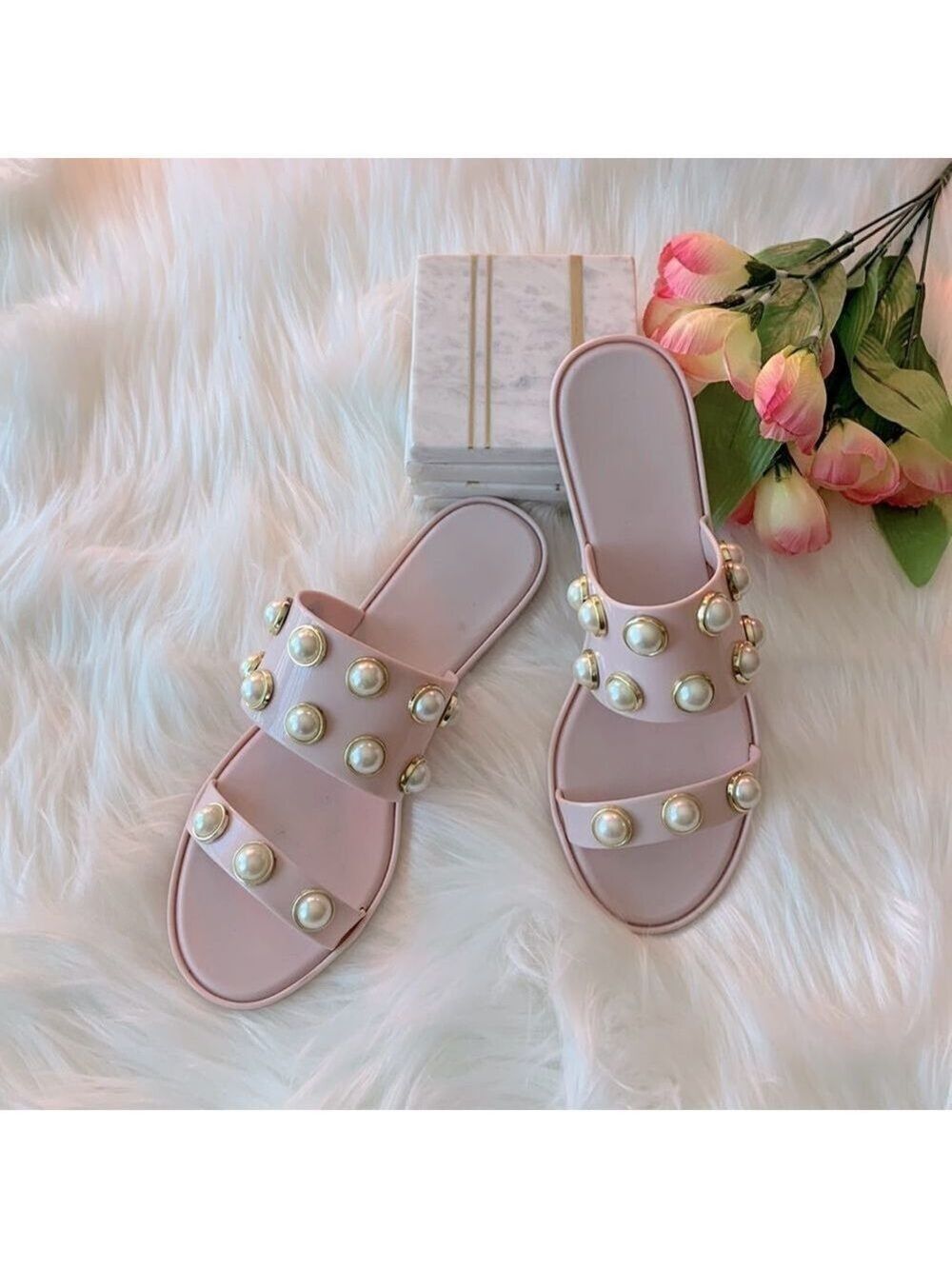 Jelly Sandals With Studded Pearl’s